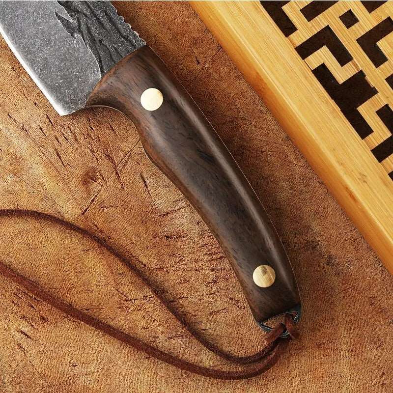 couteau de cuisine avec lacet en cuir